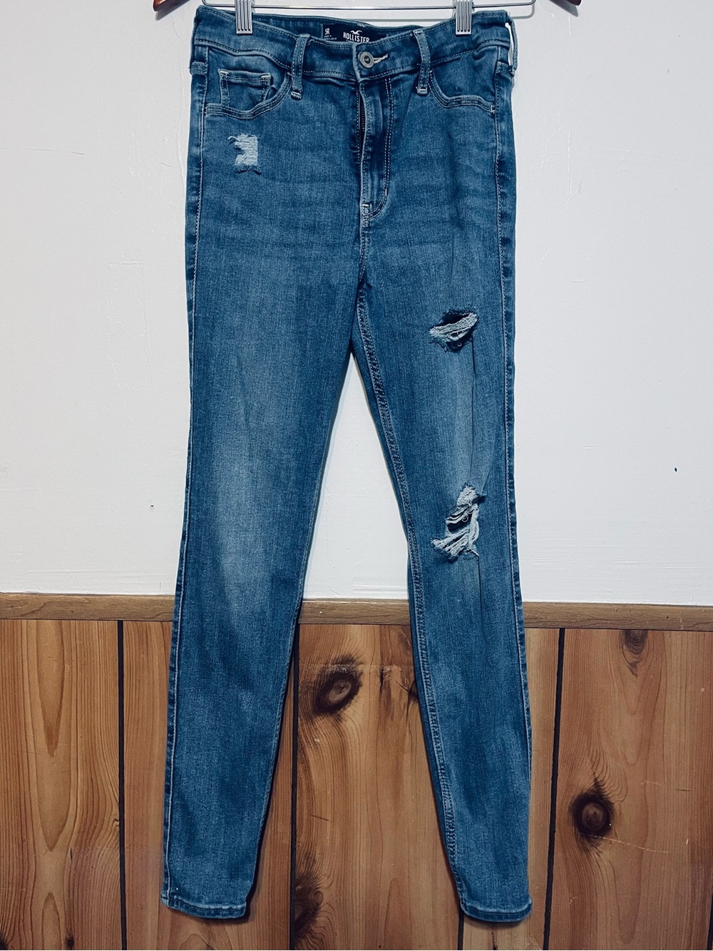 Hollister Women's Skinny Ripped Medium Blue Jeans